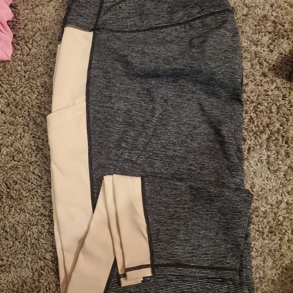 Capri athletic leggings